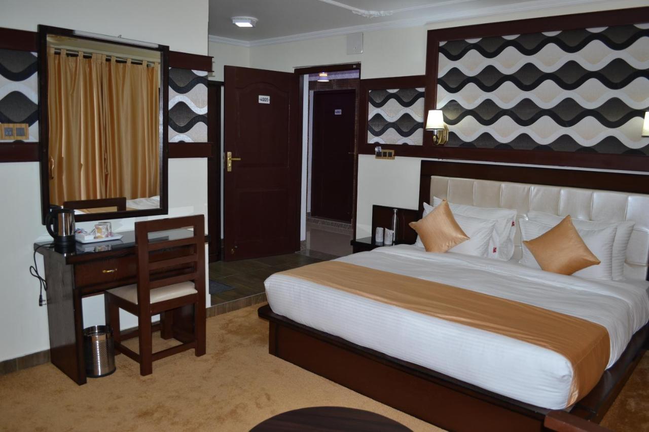 Srīnagar Oyo 22081 Hotel Shree Mazda المظهر الخارجي الصورة